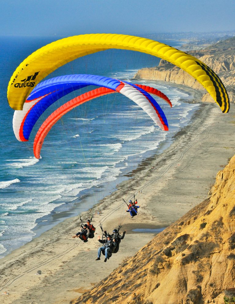 Tandem paragliding